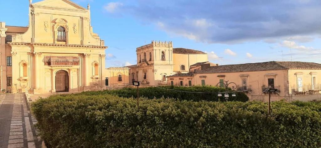 La Casa In Piazza Vila Noto Exterior foto